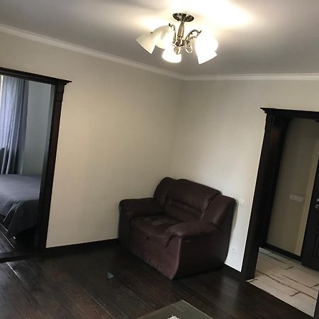 Бажане Місце Apartment Kamianets-Podilskyi Ngoại thất bức ảnh