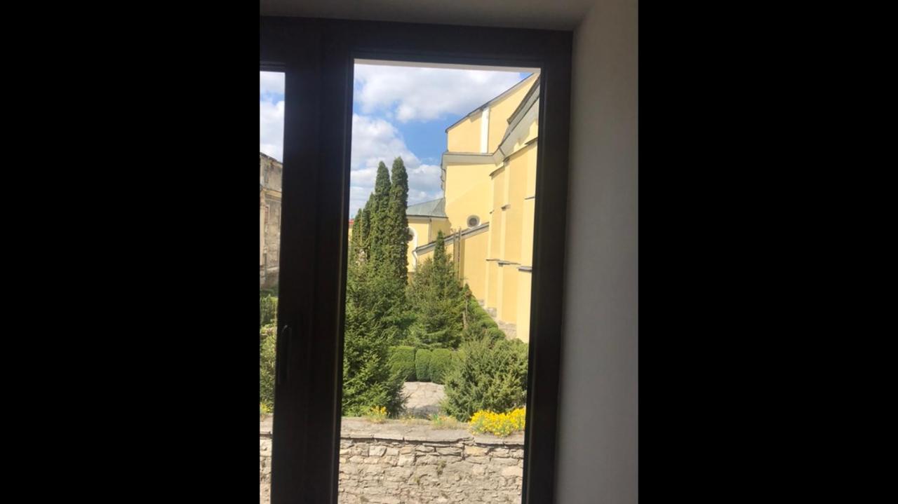 Бажане Місце Apartment Kamianets-Podilskyi Ngoại thất bức ảnh